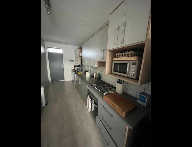 2 BEDROOM PROPERTY TO RENT IN MENLO PARK